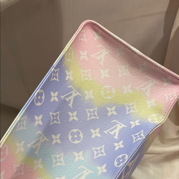 LV Pastel Giant Monogram Escale OnTheGo GM Silver Hardware, 2020 #FL0270 - Picture 7 of 12